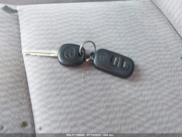 2005 TOYOTA COROLLA CE/S/LE VIN: 1NXBR32E45Z346881