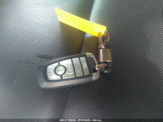 1FMCU9H99LUA88905 Ford ESCAPE SEL