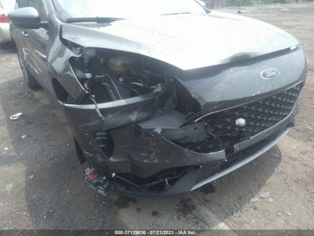 1FMCU9H99LUA88905 Ford ESCAPE SEL
