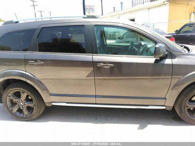 3C4PDCGG9JT517115 Dodge Journey Crossroad