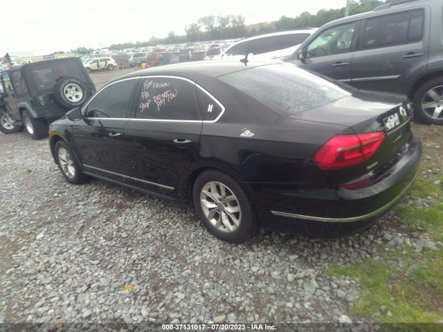1VWAT7A33GC011447 Volkswagen Passat 1.8t S