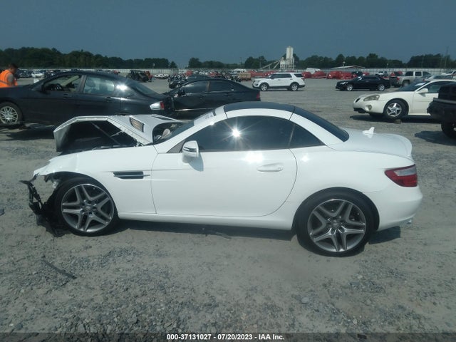 2015 Mercedes-Benz SLK-Class, VIN: WDDPK4HA3FF105088