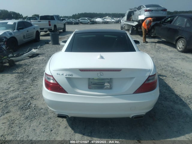 2015 Mercedes-Benz SLK-Class, VIN: WDDPK4HA3FF105088