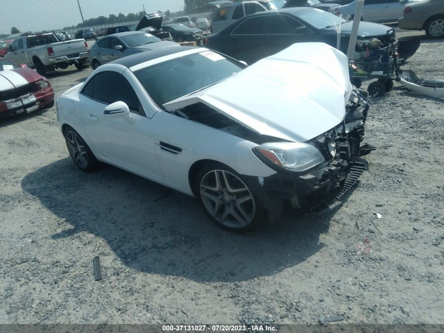 2015 Mercedes-Benz SLK-Class, VIN: WDDPK4HA3FF105088