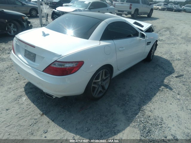 2015 Mercedes-Benz SLK-Class, VIN: WDDPK4HA3FF105088