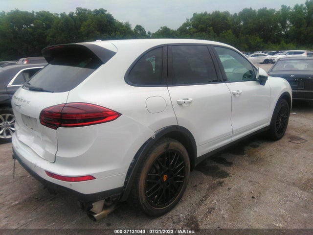 2017 PORSCHE CAYENNE WP1AB2A25HLA53067 Photo 3