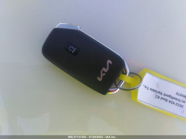 KNDJ33AU9P7852783 KIA SOUL EX