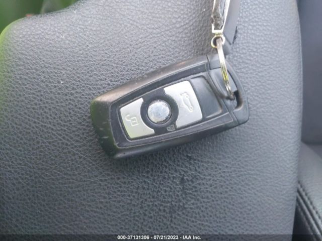 WBA3B1G59FNT03673 BMW 3 Series 320i