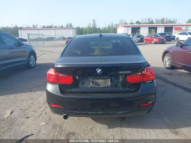 WBA3B1G59FNT03673 BMW 3 Series 320i