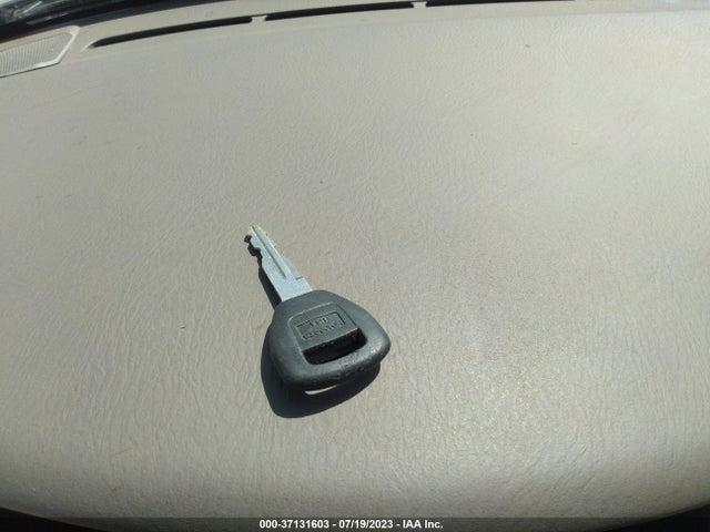 1998 HONDA ACCORD SDN LX VIN: 1HGCG5649WA243195