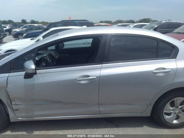 19XFB2F52FE084518 Honda Civic Sedan Lx