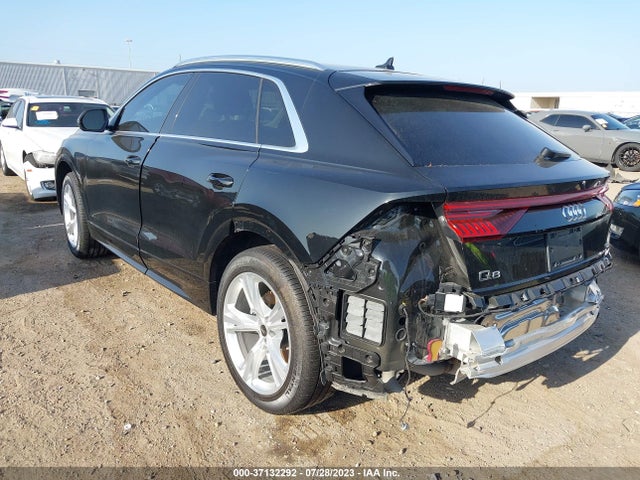WA1BVBF17ND018916 Audi Q8 Premium Plus