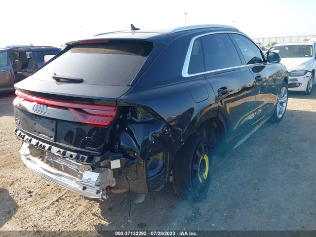 WA1BVBF17ND018916 Audi Q8 Premium Plus