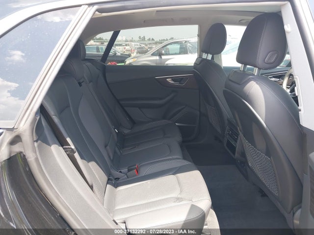 WA1BVBF17ND018916 Audi Q8 Premium Plus