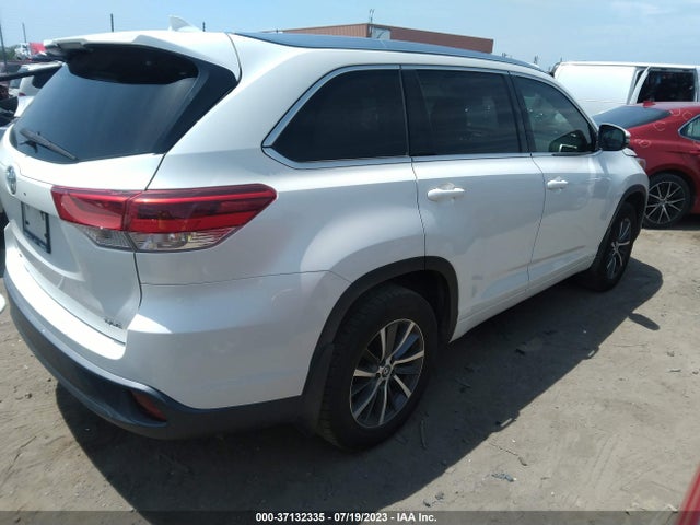 2018 TOYOTA HIGHLANDER XLE VIN: 5TDKZRFH9JS531115
