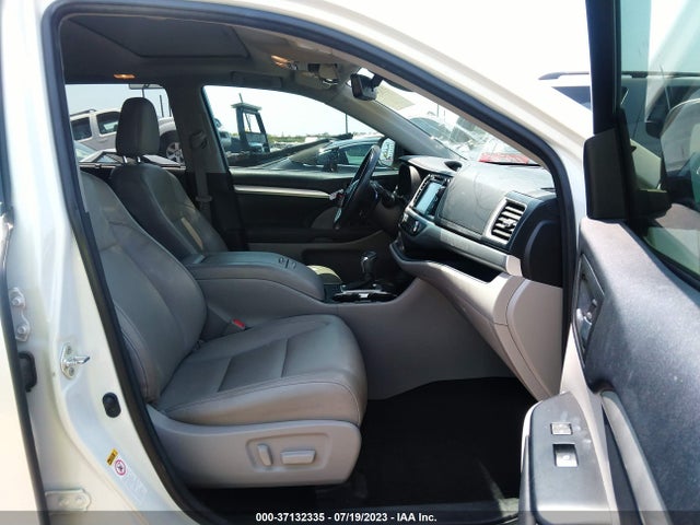 2018 TOYOTA HIGHLANDER XLE VIN: 5TDKZRFH9JS531115