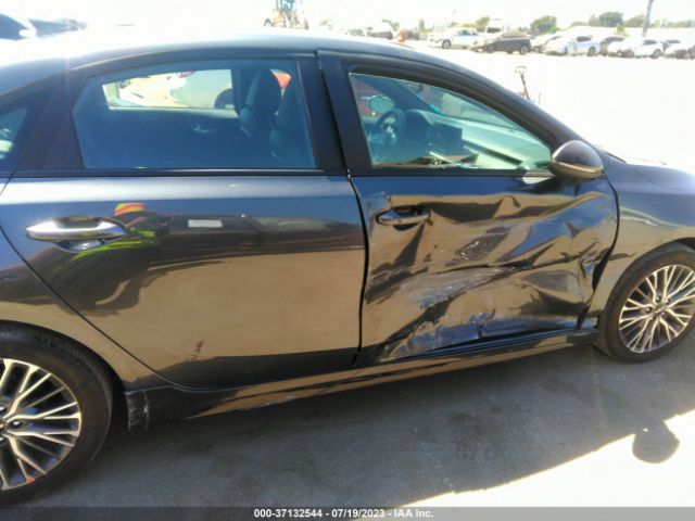 3KPF54ADXNE496136 KIA Forte Gt-line