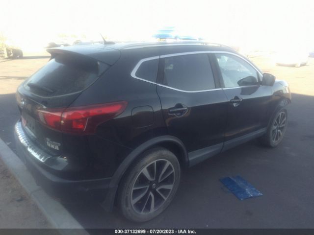JN1BJ1CR7HW137406 Nissan Rogue Sport Sl