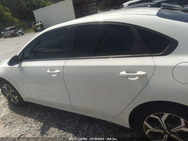 3KPF24ADXME376828 KIA Forte Lxs