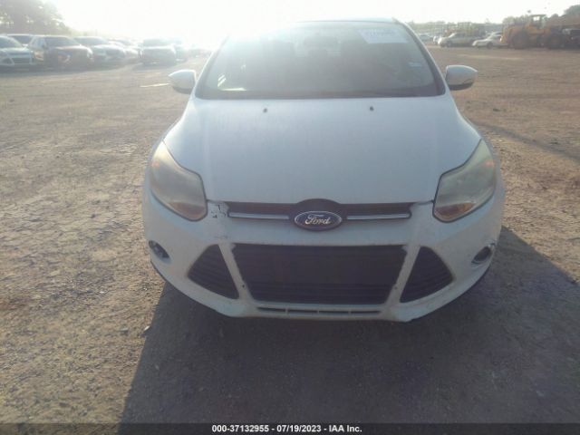 1FADP3F2XEL171471 Ford FOCUS SE