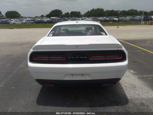 2C3CDZAG2JH232845 Dodge Challenger Sxt Plus