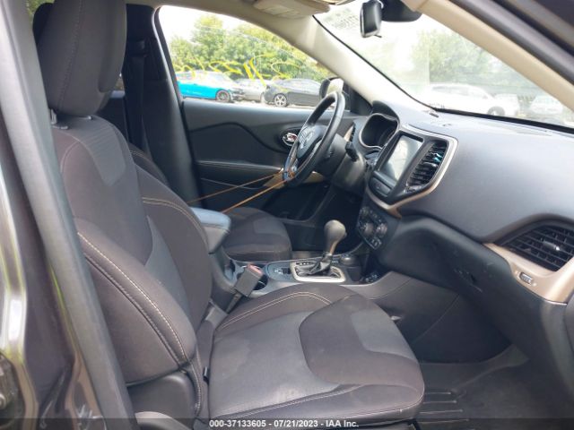 1C4PJMCS7HW576564 Jeep Cherokee Latitude