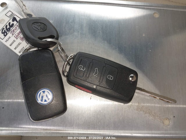 2003 VOLKSWAGEN NEW BEETLE CONVERTIBLE GLS VIN: 3VWCK21Y83M326182