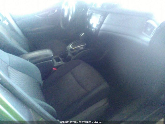 5N1AT2MV7JC703815 Nissan ROGUE SV