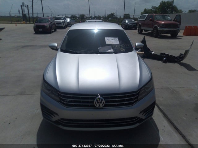 1VWAA7A3XJC016027 Volkswagen Passat 2.0t S/r-line