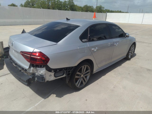 1VWAA7A3XJC016027 Volkswagen Passat 2.0t S/r-line