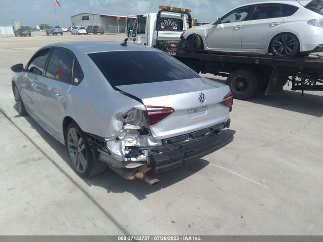 1VWAA7A3XJC016027 Volkswagen Passat 2.0t S/r-line