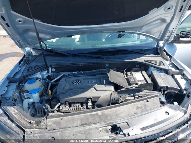 1VWBT7A35GC015973 Volkswagen Passat 1.8t Se