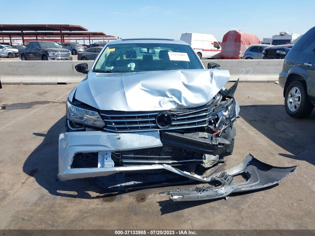 1VWBT7A35GC015973 Volkswagen Passat 1.8t Se