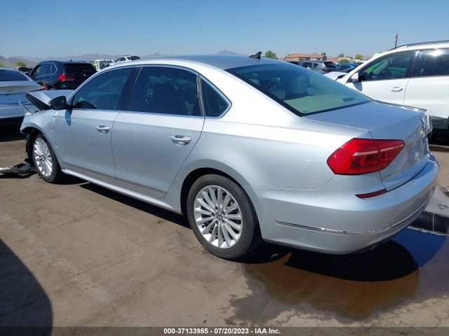 1VWBT7A35GC015973 Volkswagen Passat 1.8t Se
