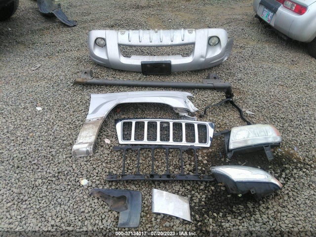2004 JEEP GRAND CHEROKEE OVERLAND VIN: 1J8GW68J94C253120
