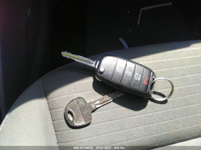 KNAFX4A66G5488851 KIA FORTE LX