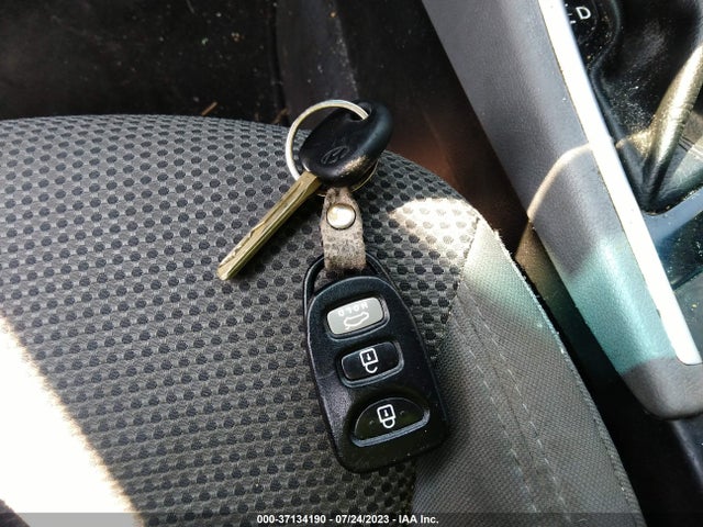 2013 HYUNDAI SONATA GLS VIN: 5NPEB4AC2DH717668
