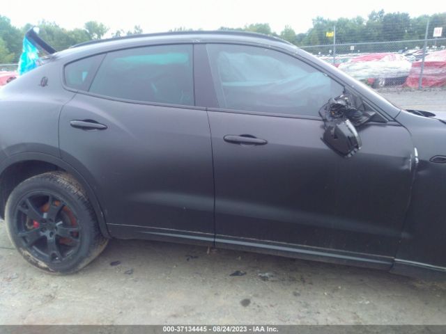 ZN661XUL8HX245215 Maserati Levante
