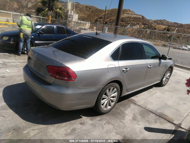 1VWBT7A34EC058777 Volkswagen Passat Se W/sunroof