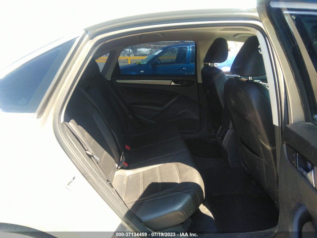 1VWBT7A34EC058777 Volkswagen Passat Se W/sunroof