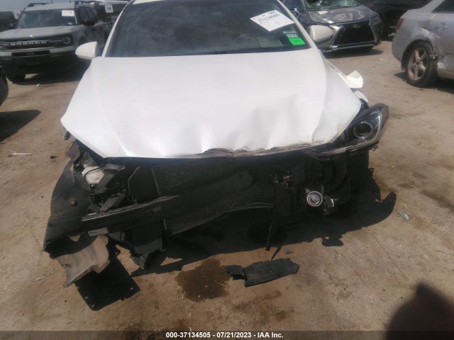 2018 HYUNDAI ELANTRA SEL VIN: 5NPD84LF1JH332180