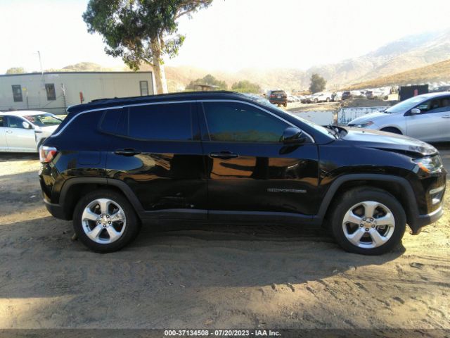 3C4NJDBB1JT180005 Jeep Compass Latitude