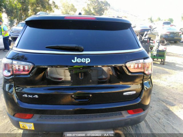 3C4NJDBB1JT180005 Jeep Compass Latitude