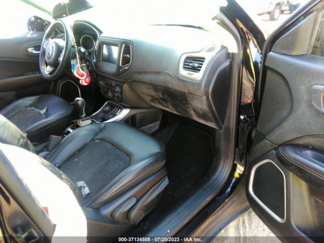 3C4NJDBB1JT180005 Jeep Compass Latitude