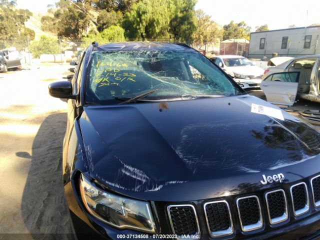3C4NJDBB1JT180005 Jeep Compass Latitude
