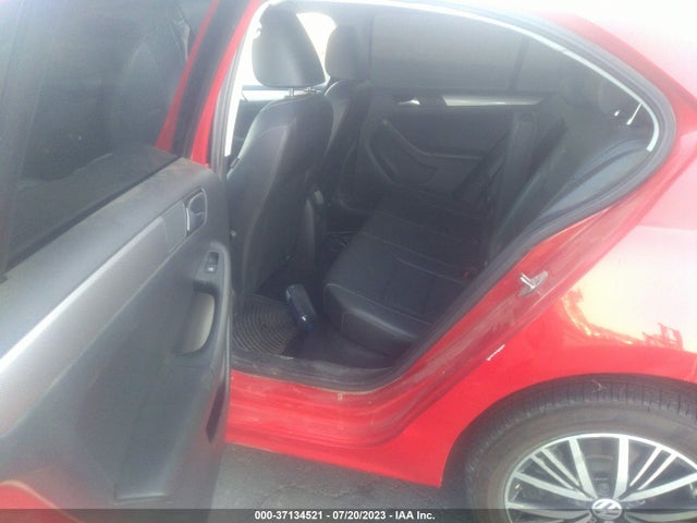 3VWDB7AJXJM217370 Volkswagen Jetta 1.4t Wolfsburg Edition