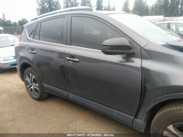Toyota RAV4 LE 2016 JTMZFREV8GJ075189 Image 5