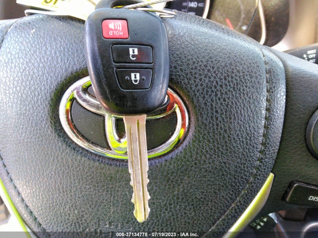 Toyota RAV4 LE 2015 2T3ZFREV7FW215698 Image 3