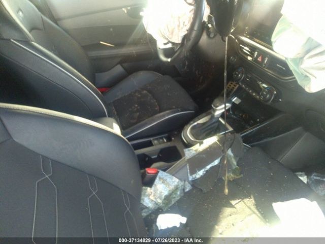 3KPF54AD5PE568122 KIA Forte Gt-line
