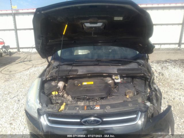 1FMCU0JX2FUB45566 Ford Escape Titanium